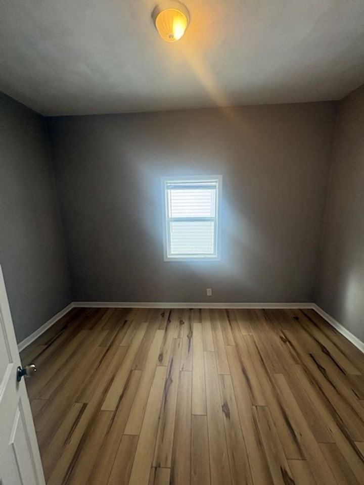 1605 W Ayres Ave - Photo 5 of 17