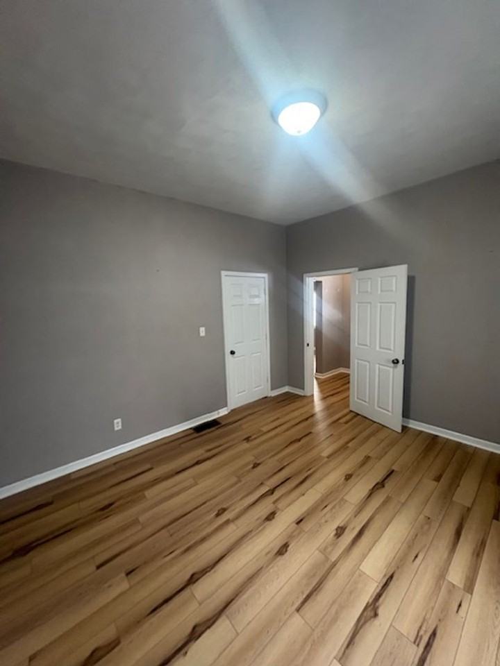 1605 W Ayres Ave - Photo 7 of 17