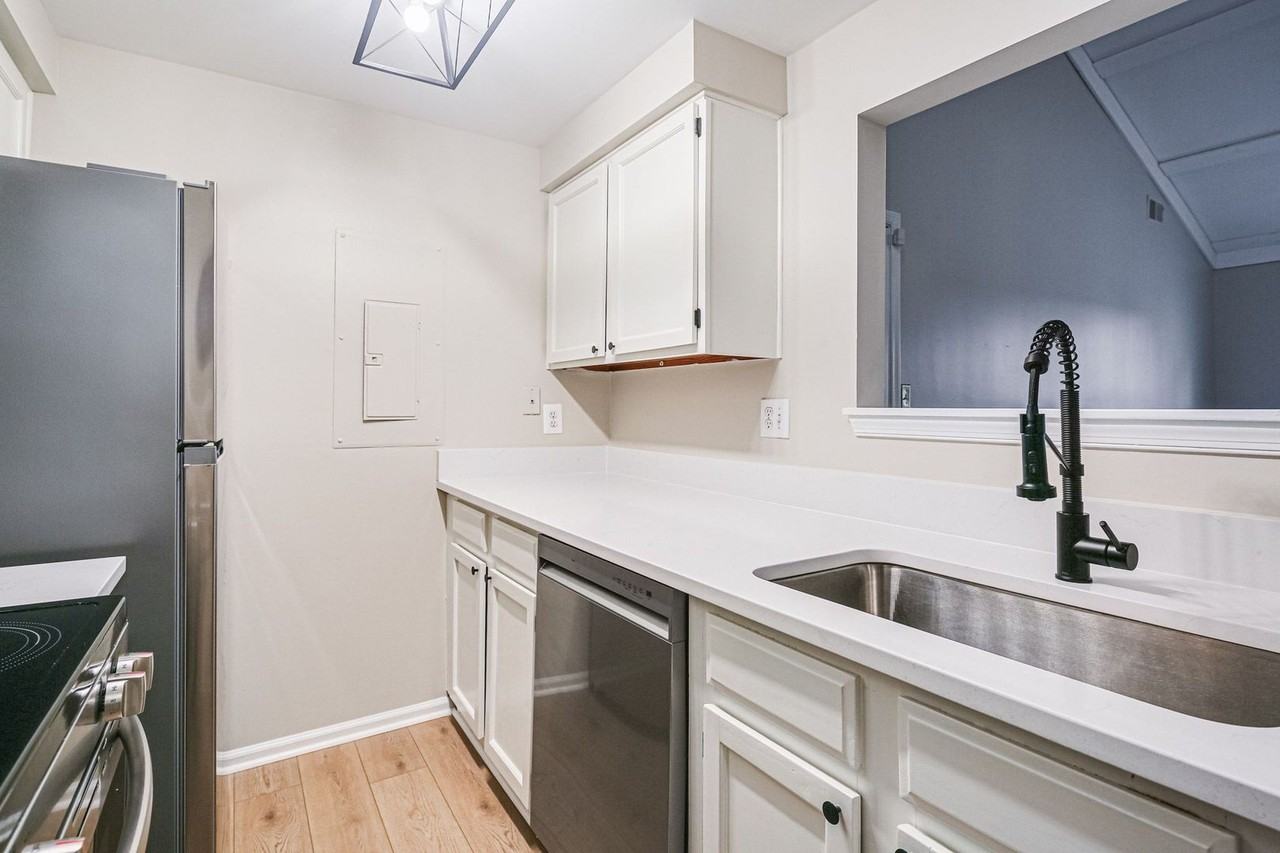 13027A Shadyside Ln #12-207 - Photo 6 of 34