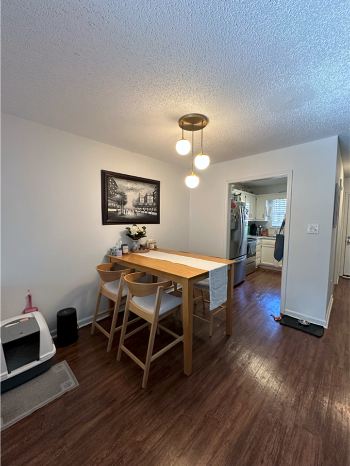 1688 Prince Ave - Photo 6 of 27