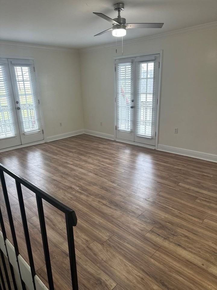 3008 5th St - Photo 6 of 10