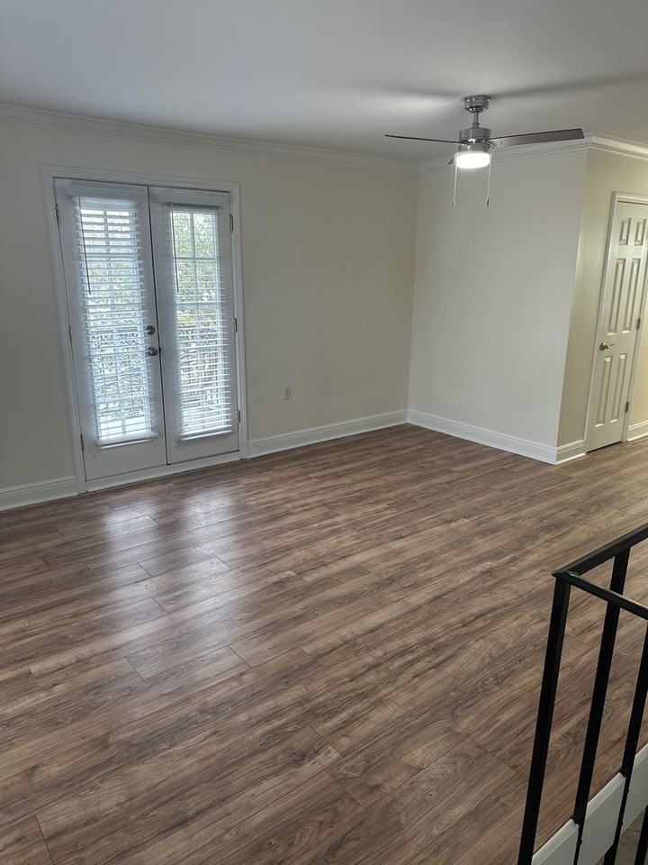 3008 5th St - Photo 7 of 10