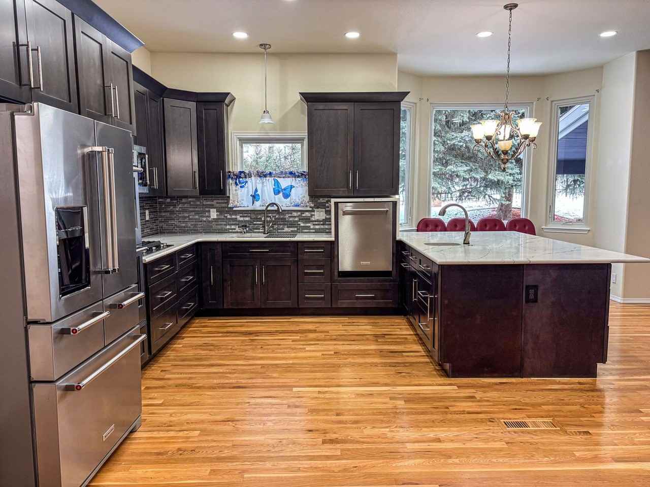 5735 Velvet Ct - Photo 6 of 31