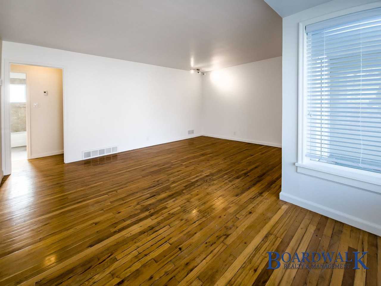 1067 W Signora Dr - Photo 5 of 49