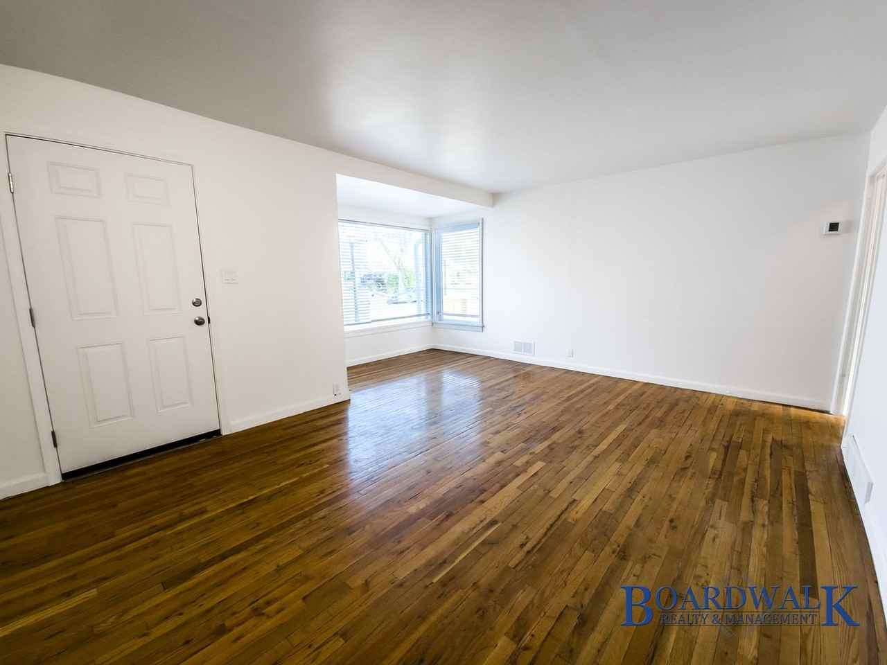 1067 W Signora Dr - Photo 7 of 49