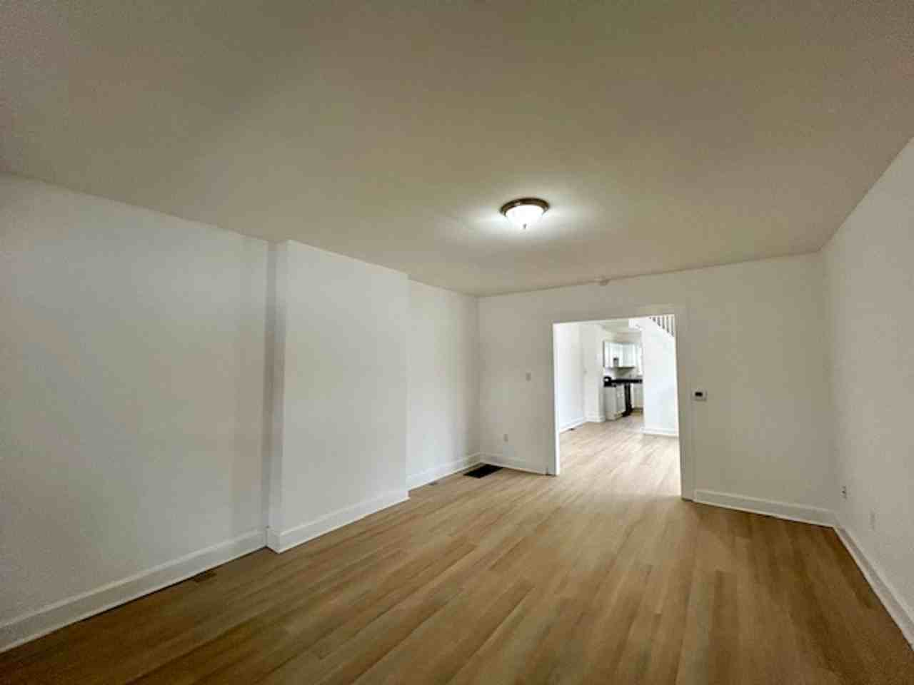 2960 N Park Ave - Photo 4 of 28