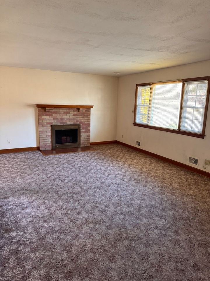 1927 Indian Hill Rd - Photo 6 of 37