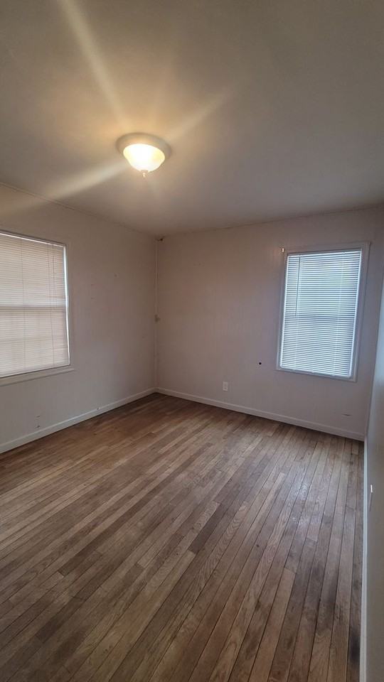 160 Bisby St - Photo 2 of 16