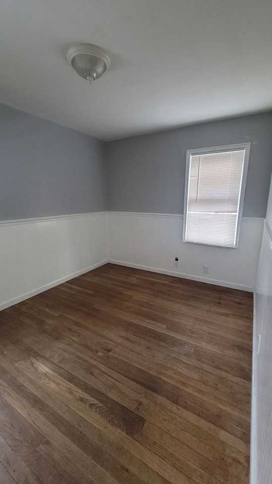 160 Bisby St - Photo 5 of 16