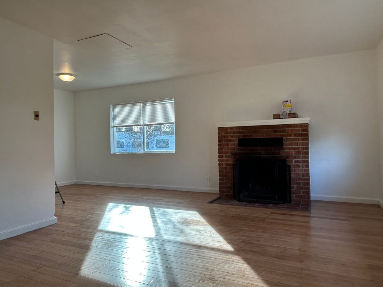 1295 Floral Ave - Photo 5 of 16