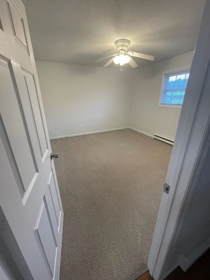 Lexington Park Apartments - Photo 6 of 14