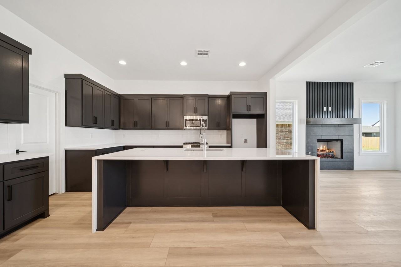 4520 S Dogwood Ave - Photo 6 of 35