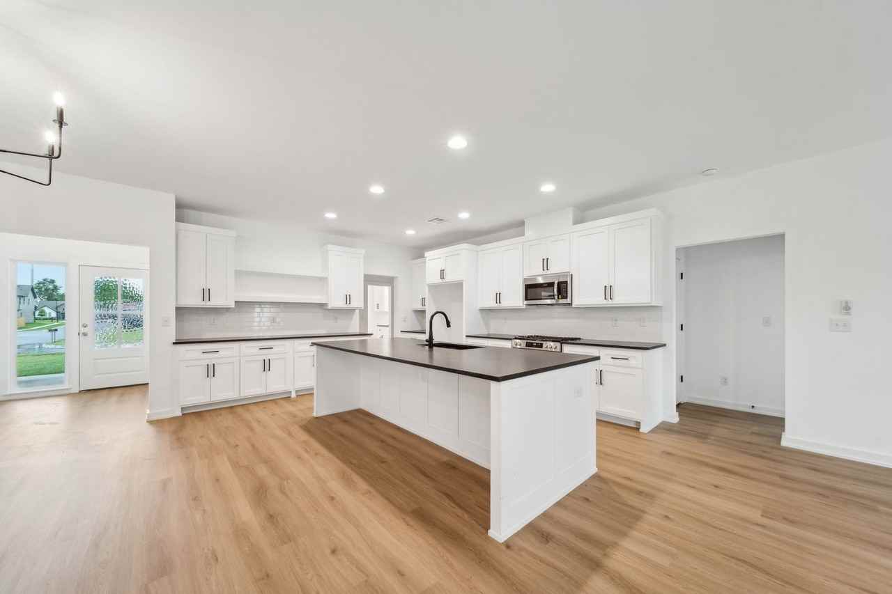 2504 W Birmingham St - Photo 5 of 30