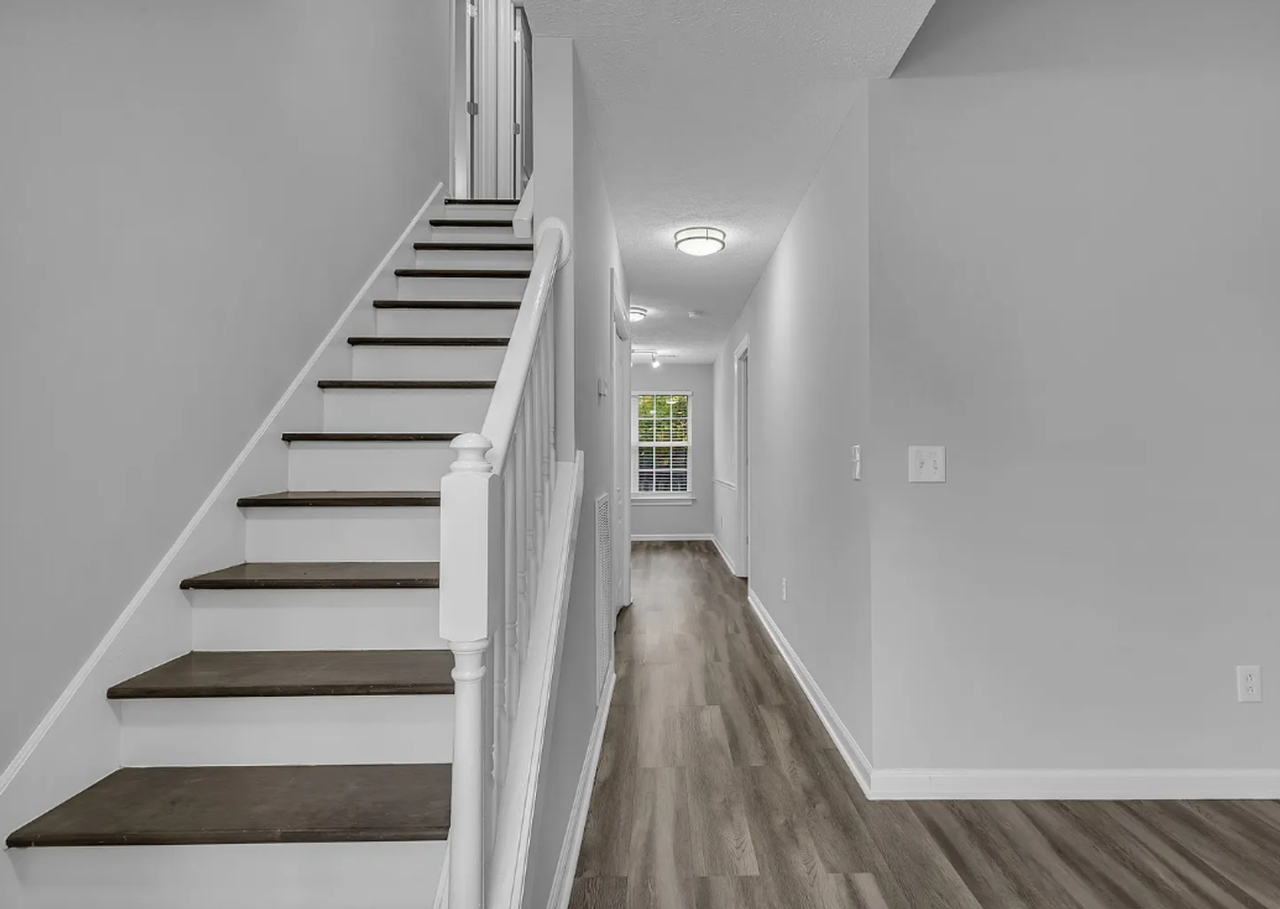 1730 Battleground Dr - Photo 4 of 25