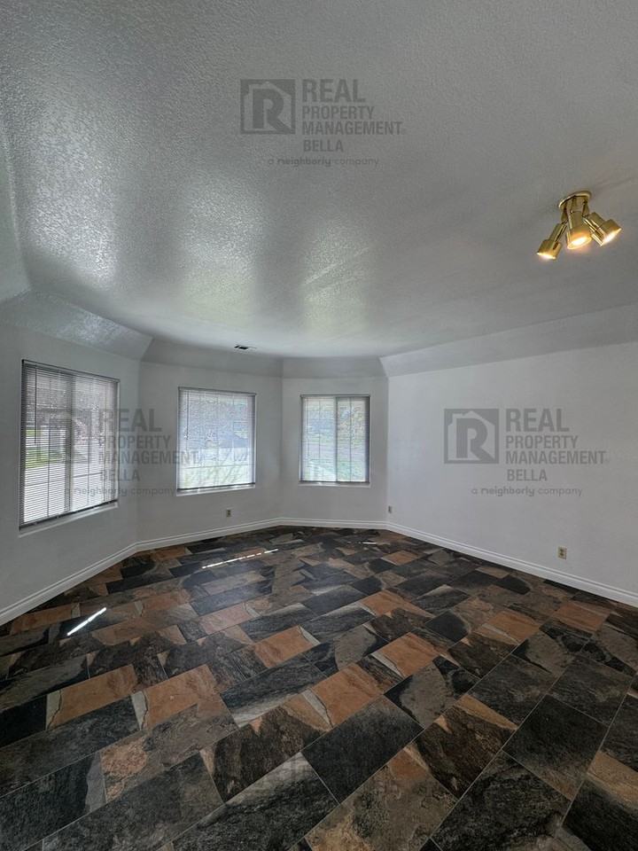 30960 Sunset Ave - Photo 7 of 50