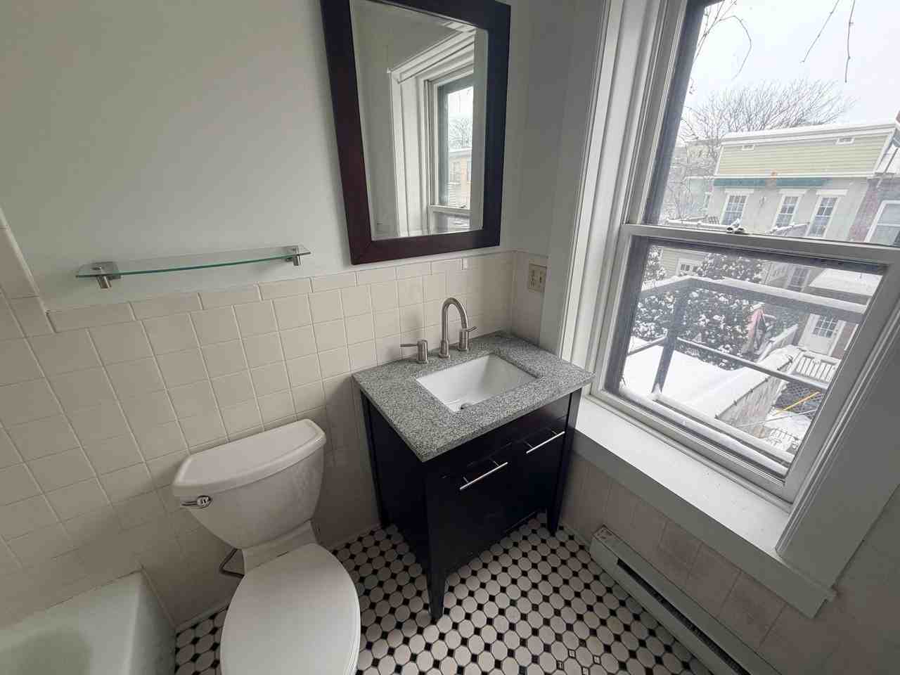 285.5 Hudson Avenue - Photo 5 of 7