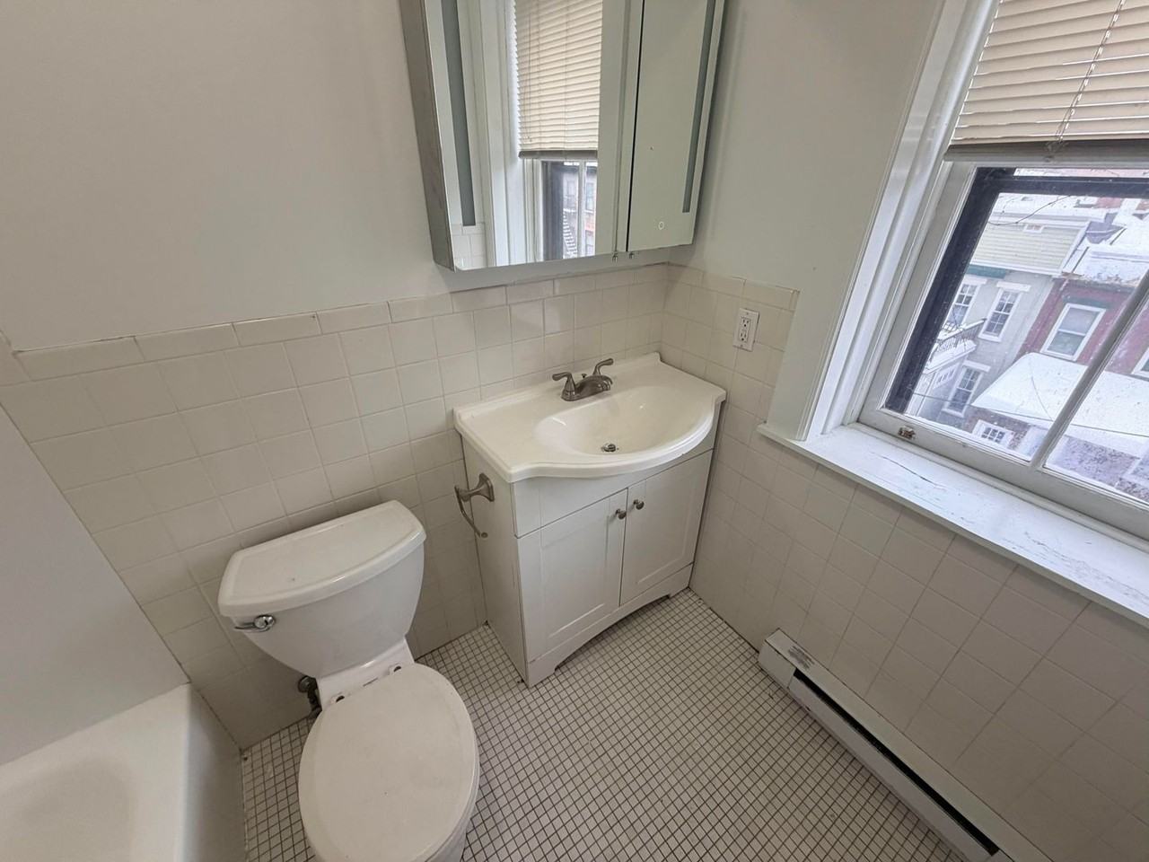 285.5 Hudson Avenue - Photo 6 of 7