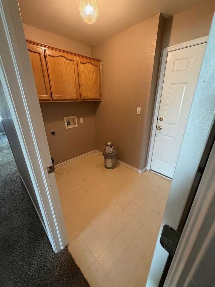 3801 W Hartford St - Photo 4 of 19