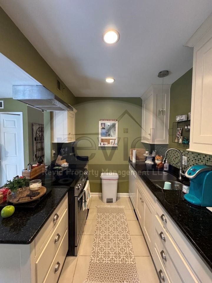 531 Peabody Sq - Photo 6 of 15