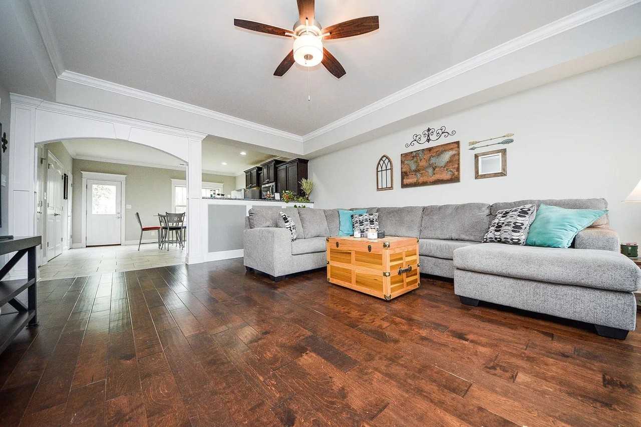 246 Bellingham Dr Ne - Photo 3 of 12