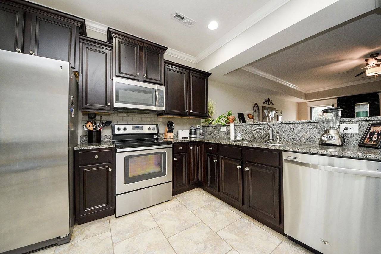 246 Bellingham Dr Ne - Photo 6 of 12