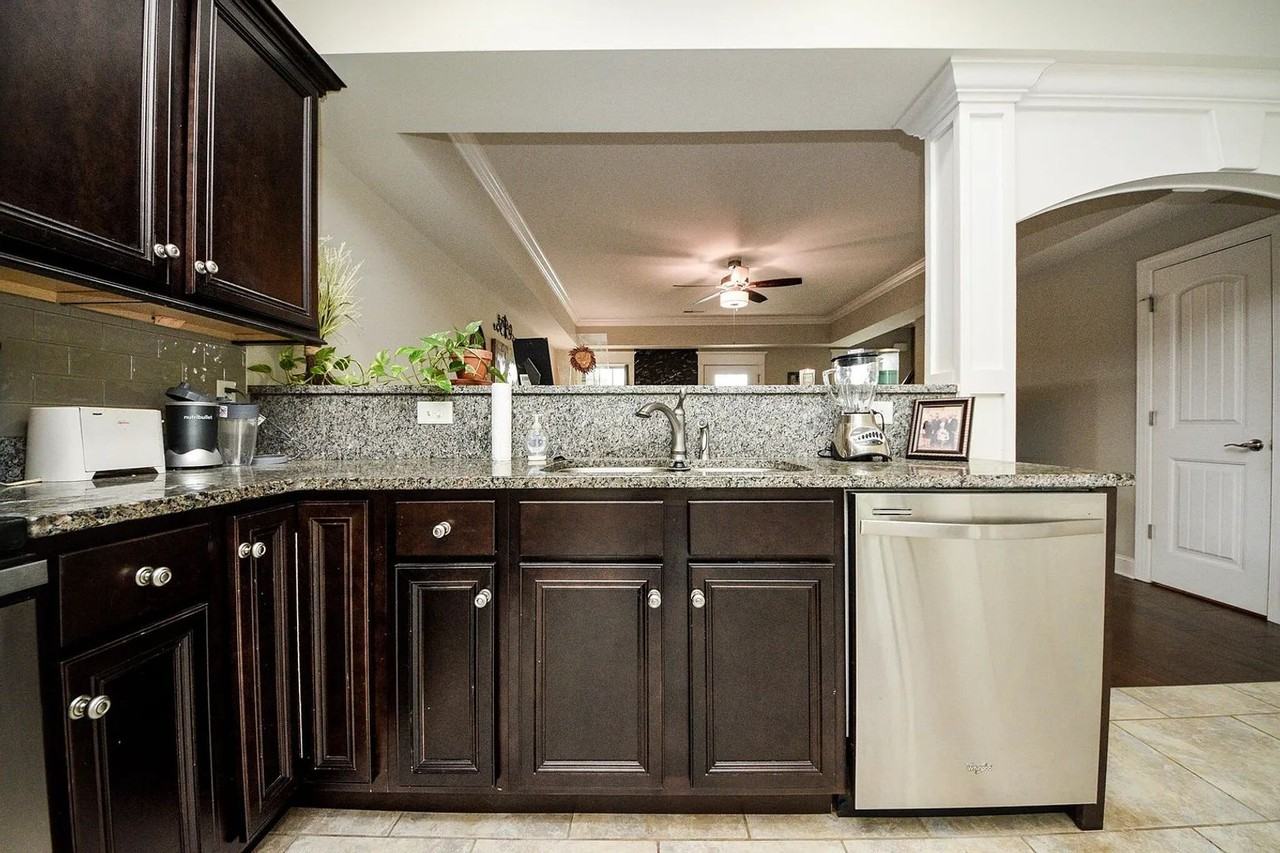 246 Bellingham Dr Ne - Photo 7 of 12