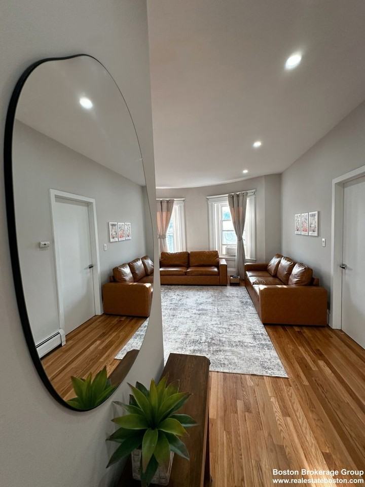 676 Massachusetts Ave - Photo 5 of 14