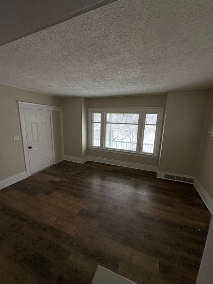 12418 Gruss Ave - Photo 2 of 9