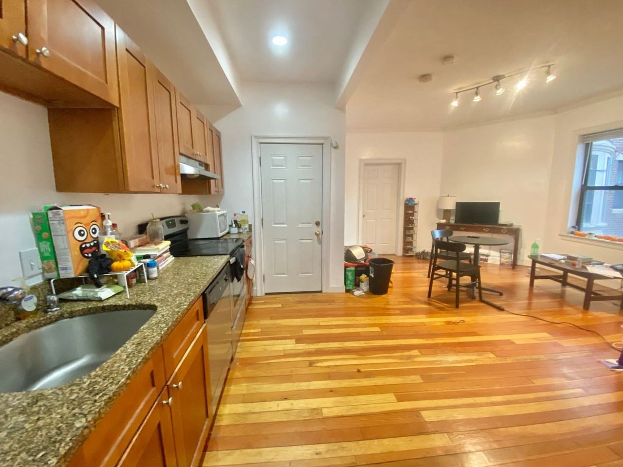 245 Harvard Ave - Photo 7 of 11