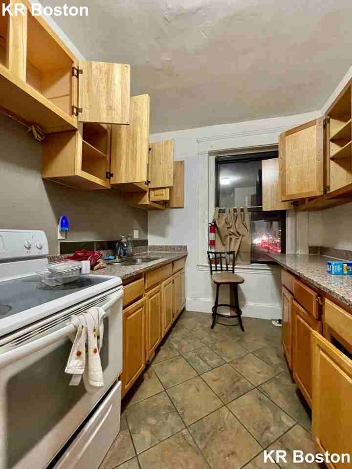 247 Harvard Ave - Photo 5 of 6