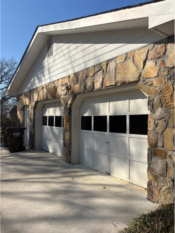 9512 Imperial Dr - Photo 3 of 23