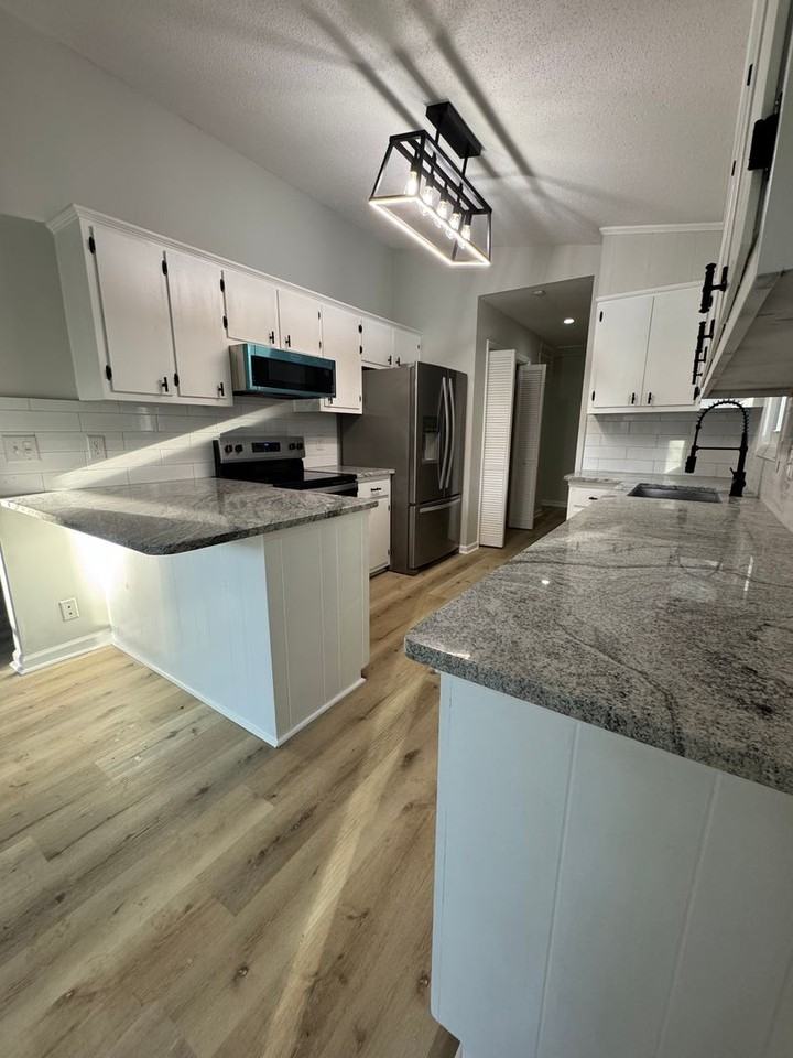 1809 Pisgah Church Rd - Photo 3 of 16