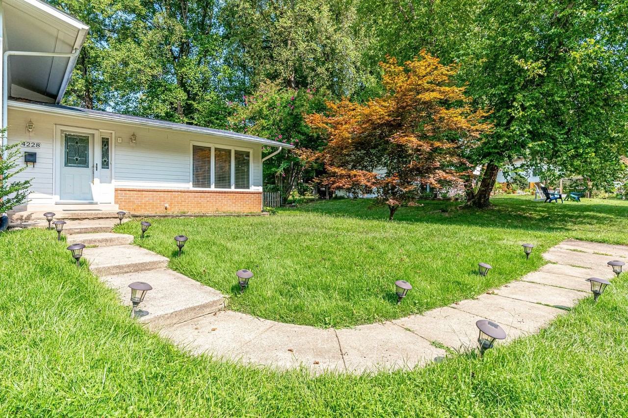 4228 San Carlos Dr - Photo 3 of 50