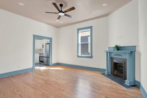 featured image of 810 E Park Ave