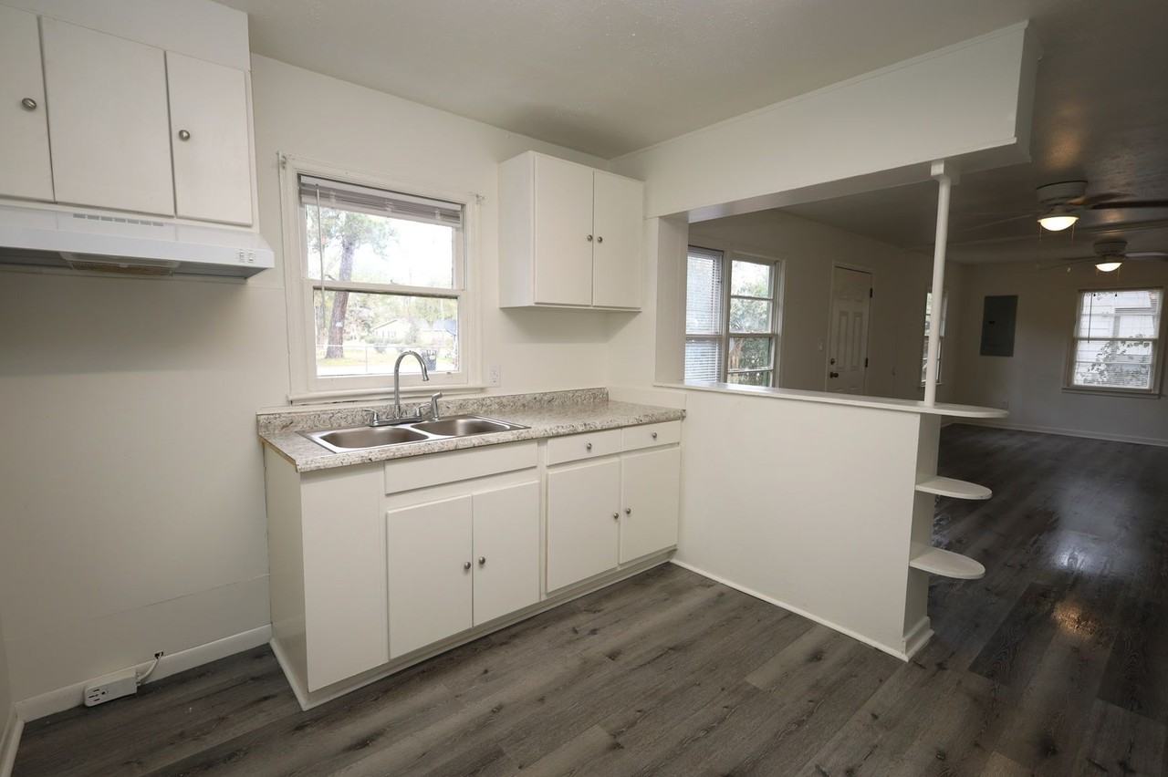 743 E Brookwood Dr - Photo 4 of 8