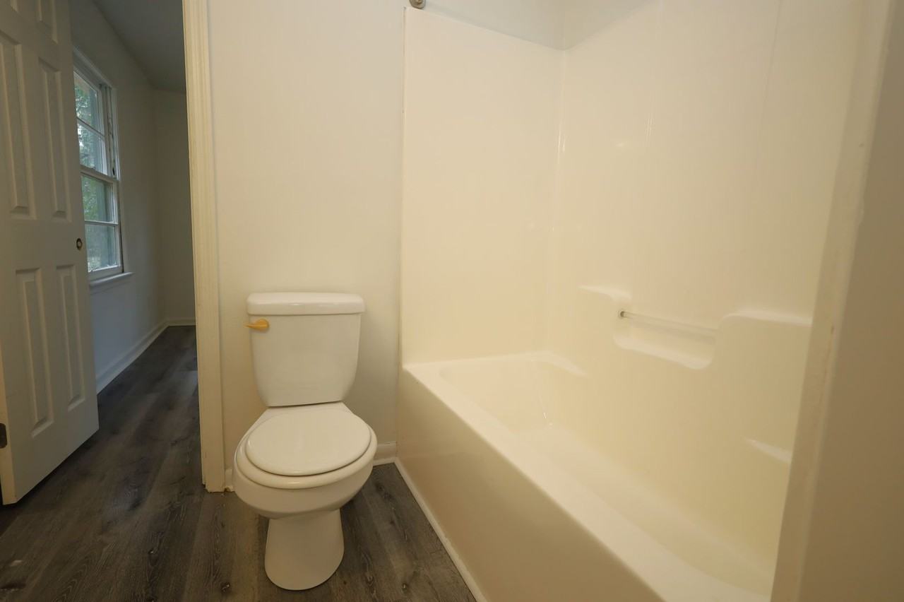 743 E Brookwood Dr - Photo 7 of 8