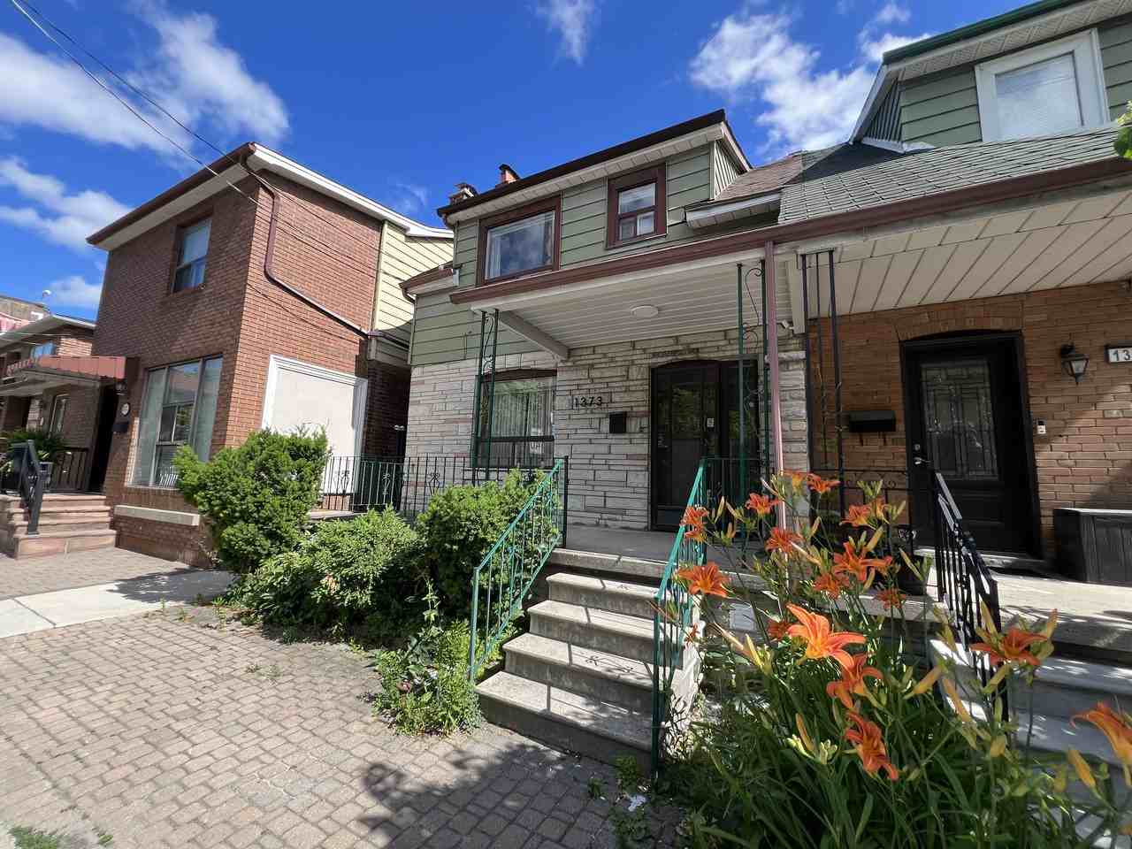 1373 Davenport Road - Photo 3 of 19