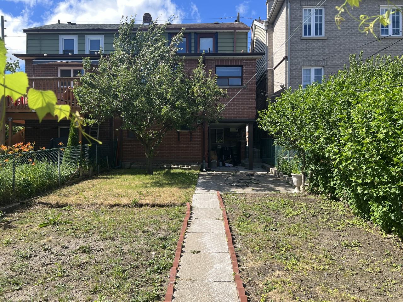 1373 Davenport Road - Photo 4 of 19