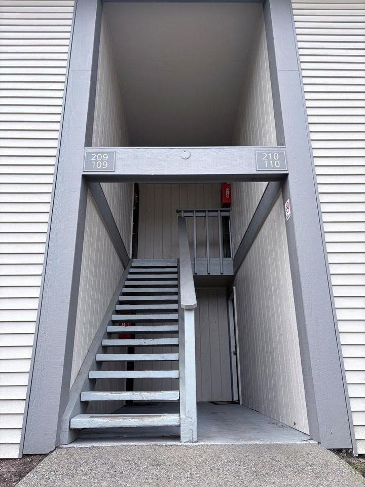 6634 Tacoma Mall Blvd - Photo 2 of 12