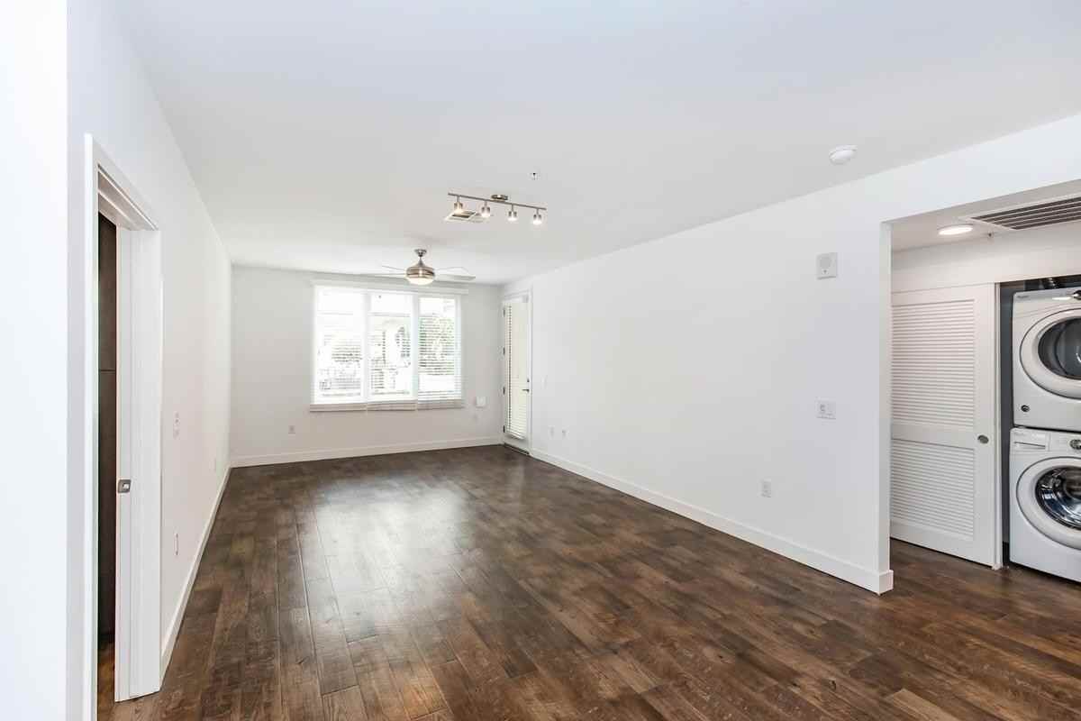 75 W Walnut St - Photo 4 of 35
