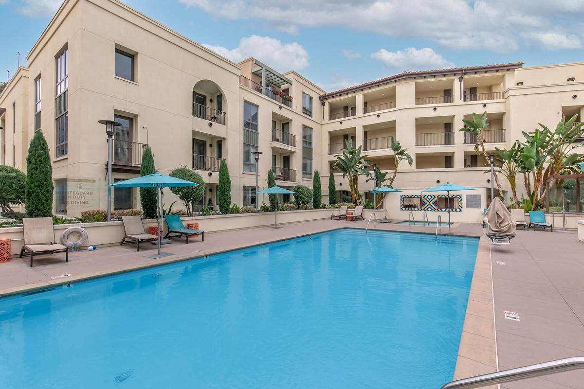 75 W Walnut St - Photo 3 of 50