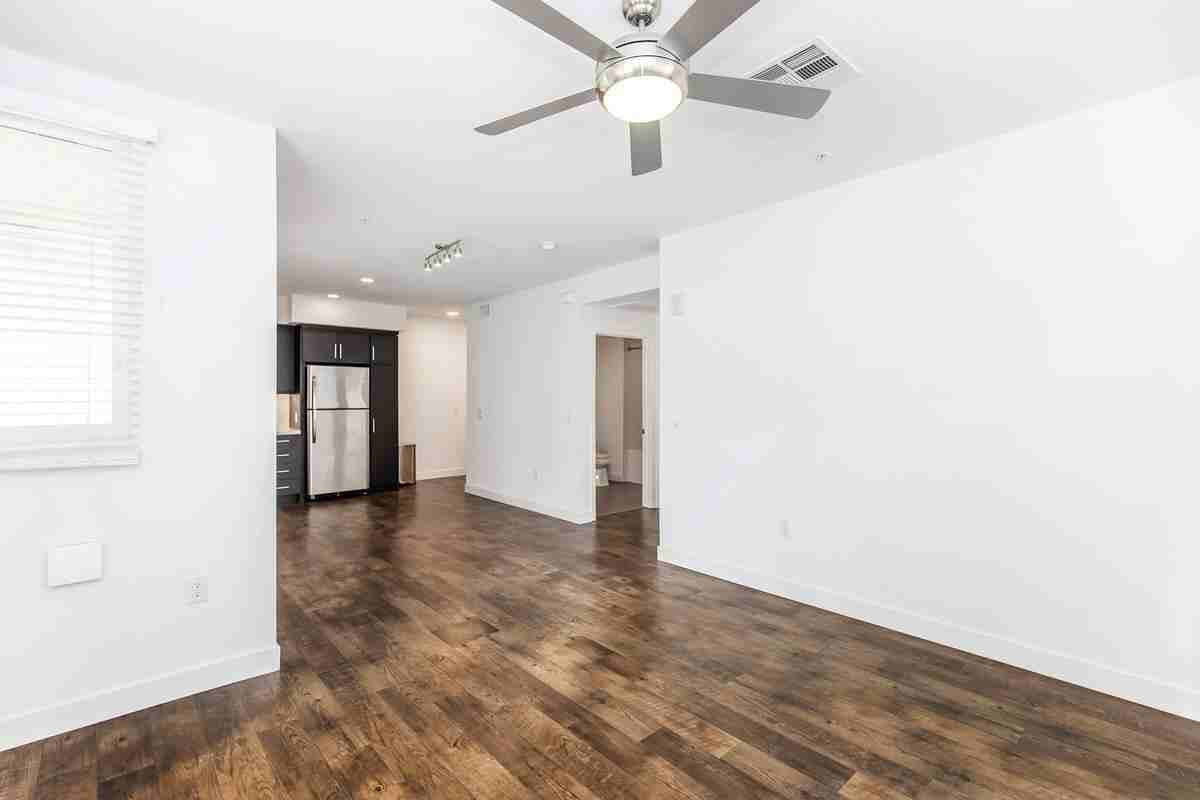 75 W Walnut St - Photo 4 of 24
