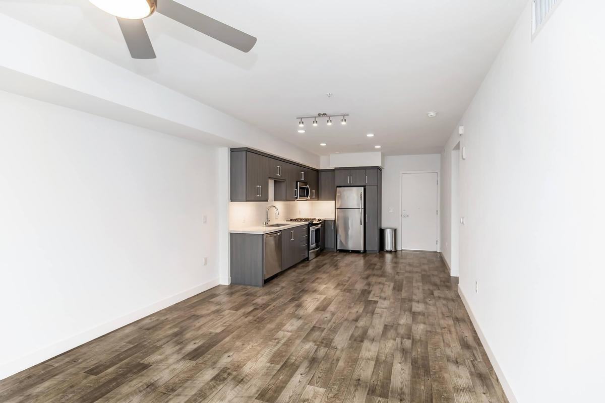 75 W Walnut St - Photo 3 of 18