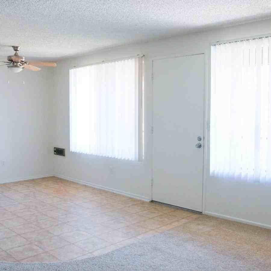 2810 17th St - Photo 4 of 20