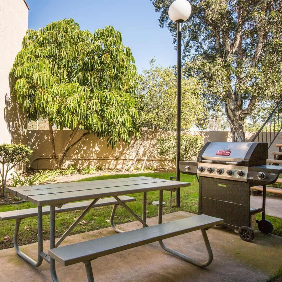 6191 Orange Ave - Photo 4 of 13