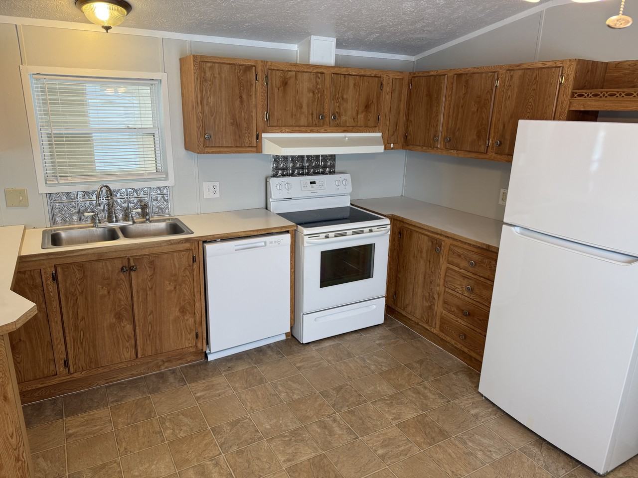 13 James River Blvd #13 - Photo 2 of 11