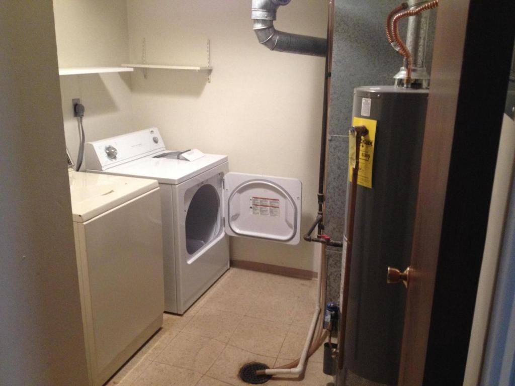 415 W 38th St #2 - Photo 6 of 21