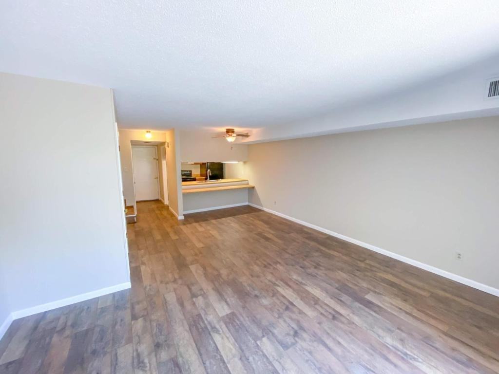 746 Martin Luther King Jr Blvd - Photo 4 of 20