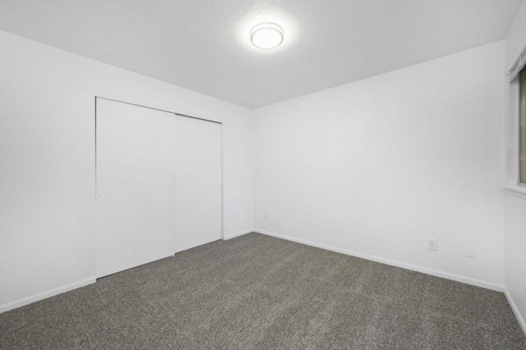 1412 10th St - Photo 6 of 11