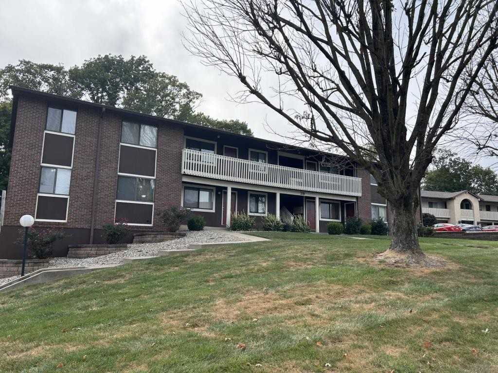 39 Devon Ct - Photo 2 of 14